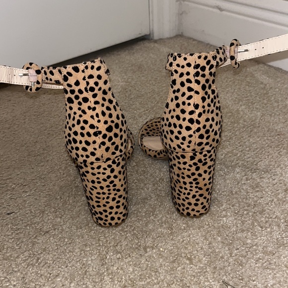 Cheetah Print Thick Heels Size 7 - Picture 2 of 3
